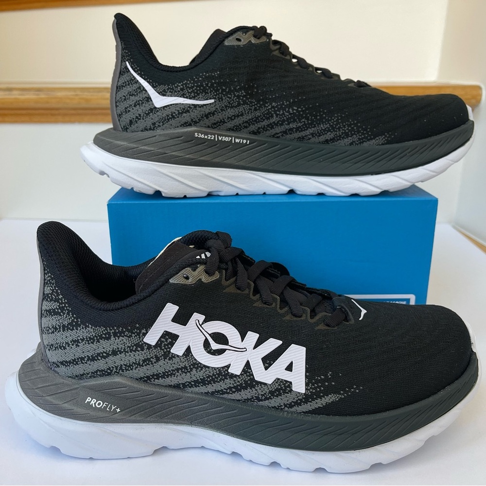 NWT Hoka Mach 5 Running Shoes in Black / White / Castlerock , Hoka One One